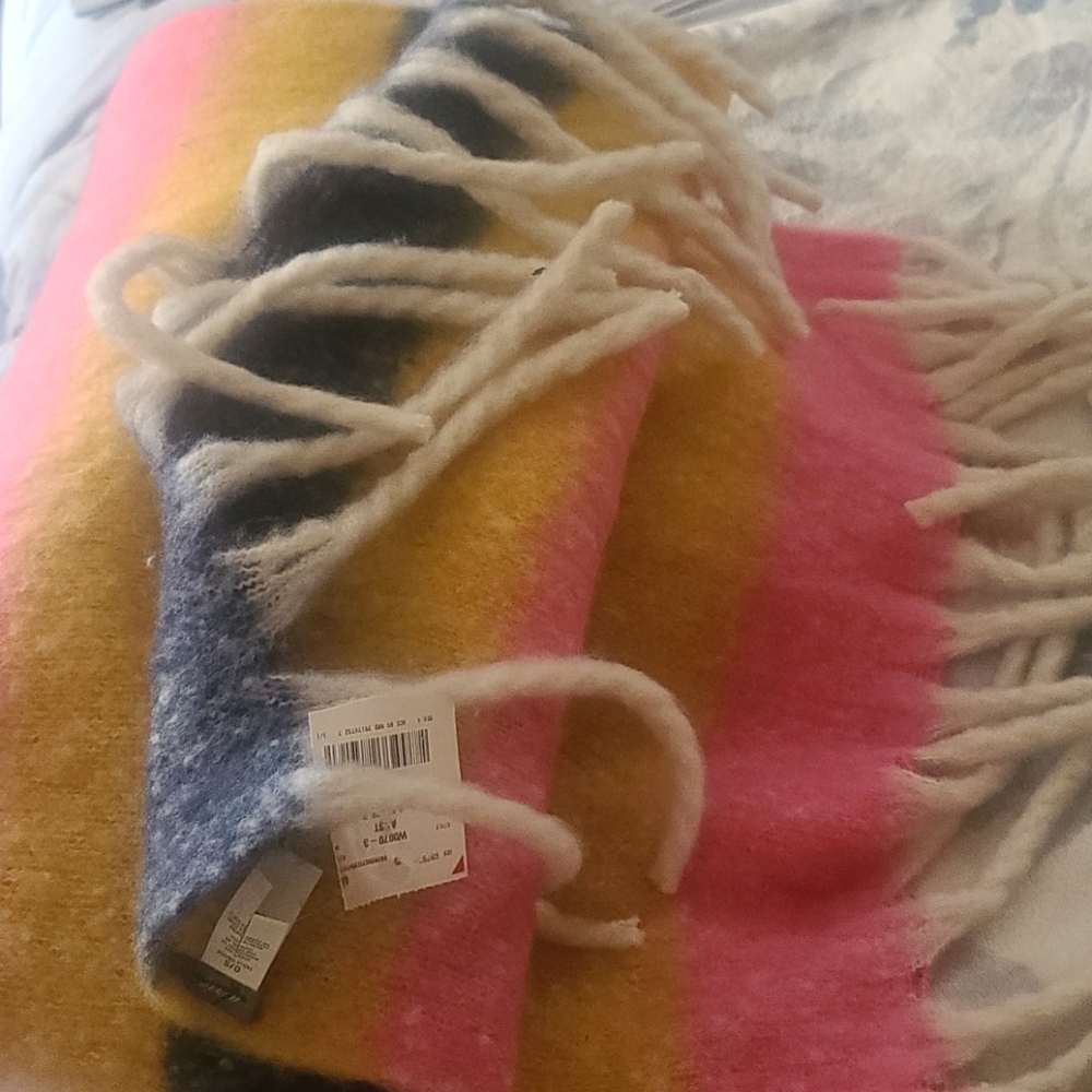 Scarf - Picture 2 of 3
